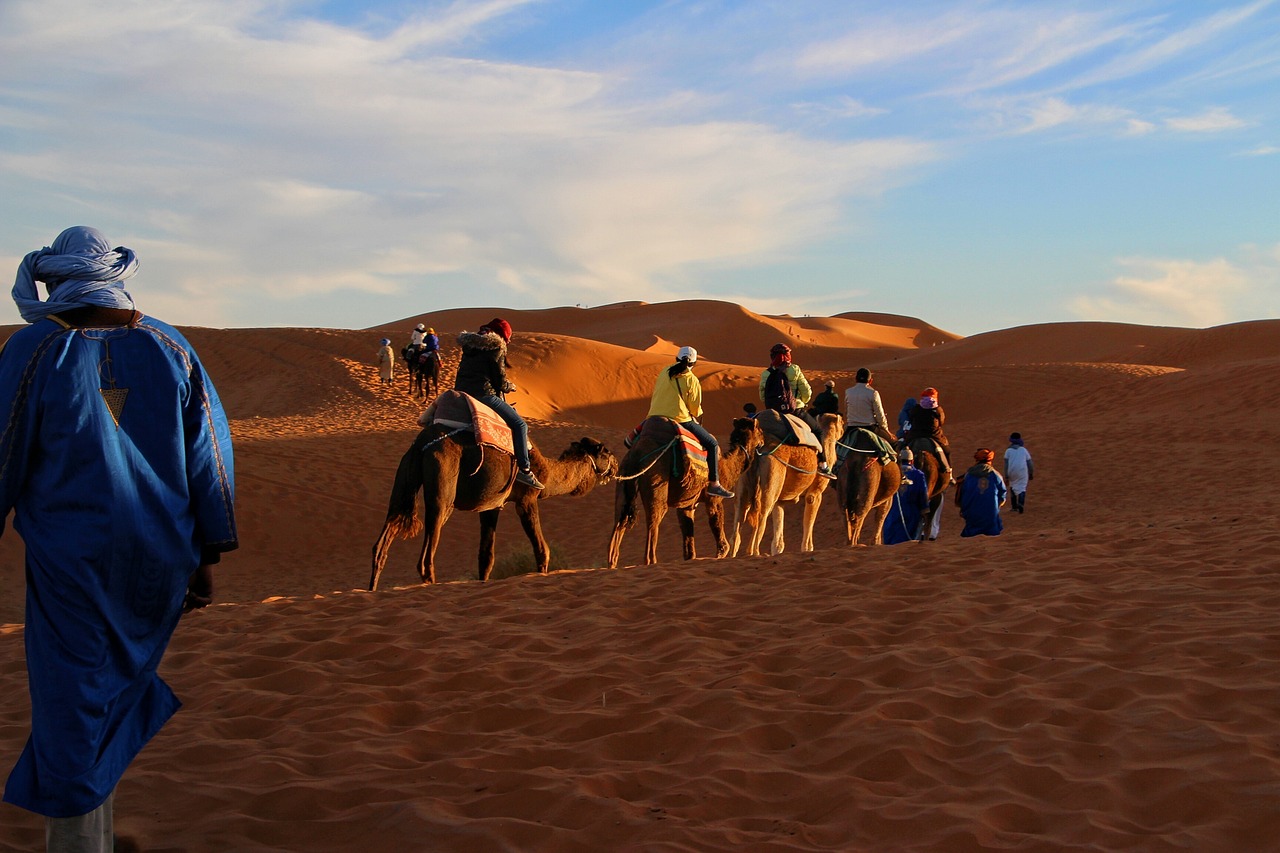 tour su misura e spedizione nel deserto con escursione su cammello a merzouga