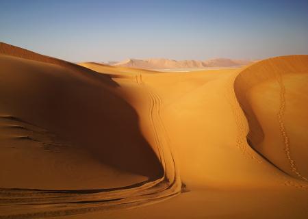 Tour in Oman visitando il Deserto Rub Al Khali in fuoristrada 4x4 con un esperto accompagnatore e tour leader