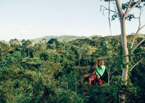 Tour su misura in Costa Rica foto escursione facendo Tree Climbing