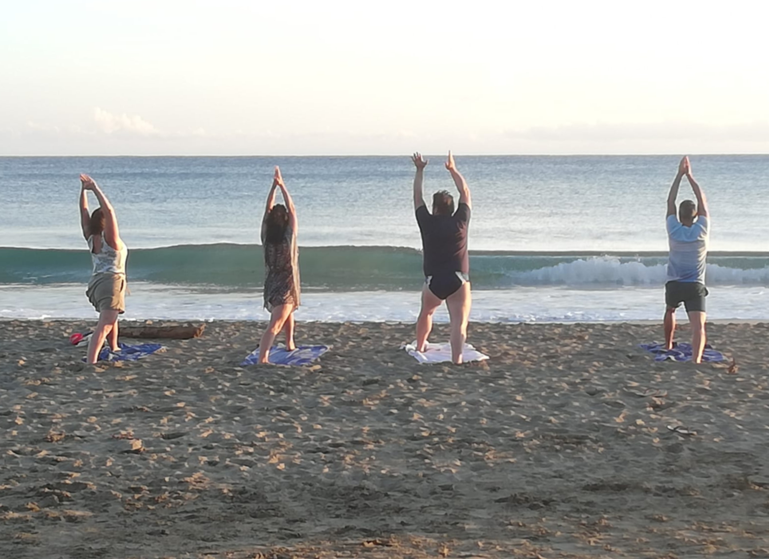 Spiaggia relax yoga nella Playa Cocles del viaggio personalizzato nei minimi dettagli dal consulente del tour operator