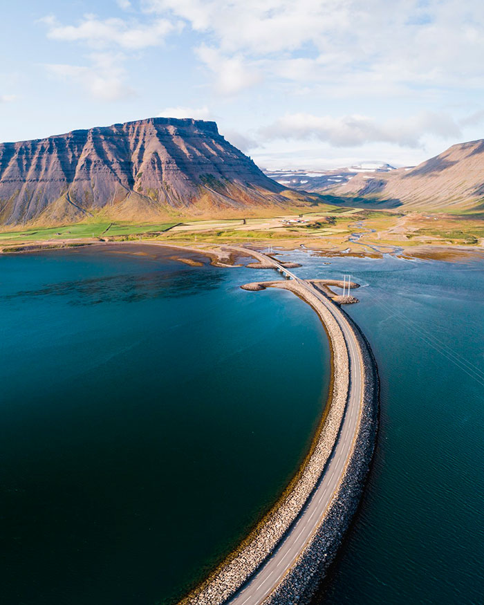 Affittare macchina per viaggio in Islanda foto della strada per Pingeyri