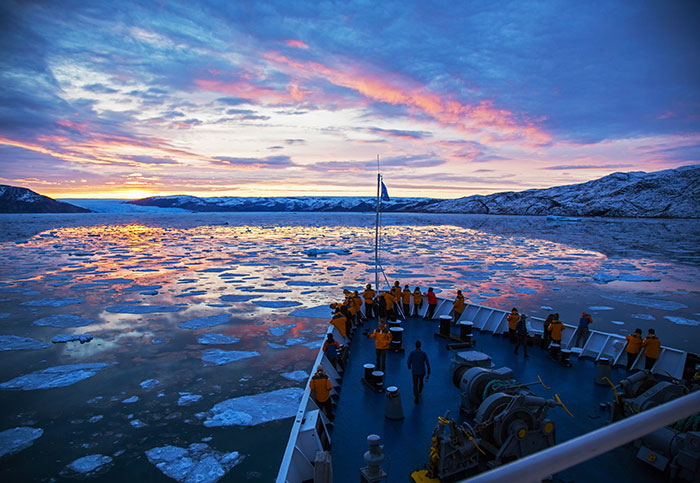 crociera al polo nord avventura in nave esplorando il mar glaciale artico