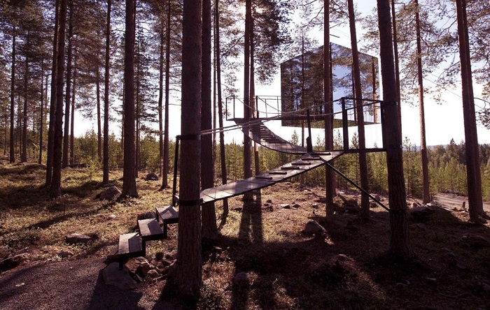 Treehotel Mirror Cube in Svezia casa-albero per eco immersione nella natura