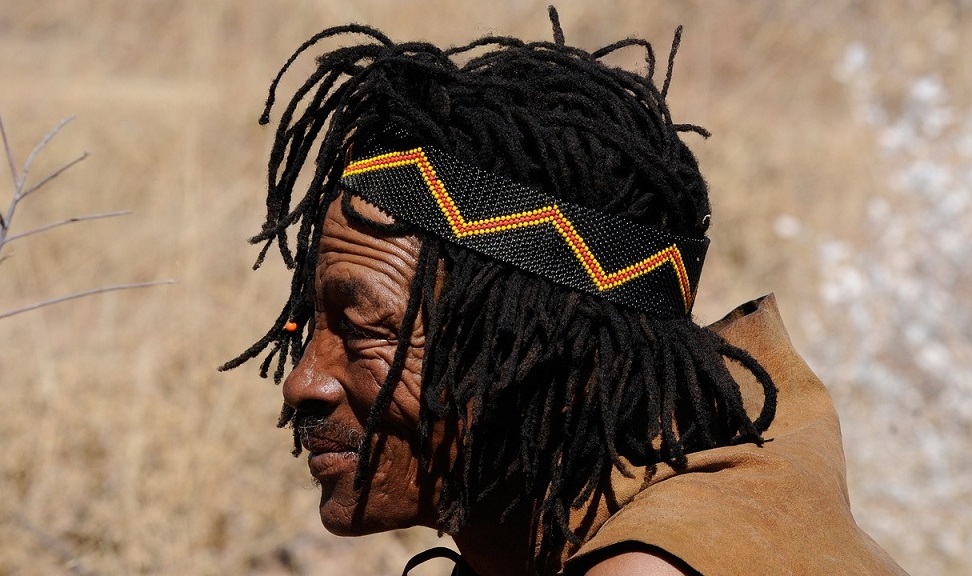 escursione privata in botswana organizzata per conoscere la popolazione indigena 