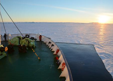 viaggio Antartide foto Oceanwide Expeditions Nave Ortelius vicino Snow Hill Island James Cresswell