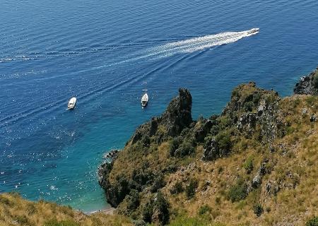 vacanze nell'Italia meno turistica con vista dall'alto, un viaggio in volo stile safari visitando costiera del cilento