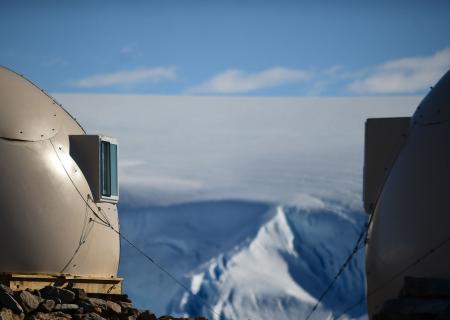 esplorare l'Antartide dormendo in campo base whichaway. Viaggio organizzato con trekking ed escursioni per avvistare i pinguini e osservare la fauna