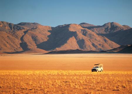 safari tour personalizzati in fuoristrada 4x4 nel deserto del namib rand in Namibia wolwedans