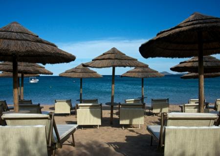 ea bianca luxury hotel con spiaggia privata e servizi su misura per relax totale al mare, snorkeling ed escursioni in Costa Smeralda