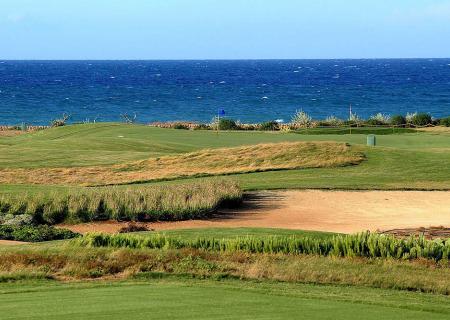 esperienza a Fasano in Puglia giocare al golf club san domenico con vista sul mar adriatico