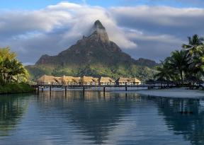 La meta più lontana per il tuo viaggio di nozze in Polinesia. Foto intercontinental bora bora