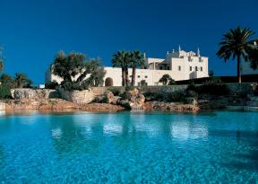 resort 5 stelle a Fasano masseria San Domenico fa parte dei luxury leading hotels è dotato di piscina e spa, offre servizi personalizzati per la tua vacanza in Puglia